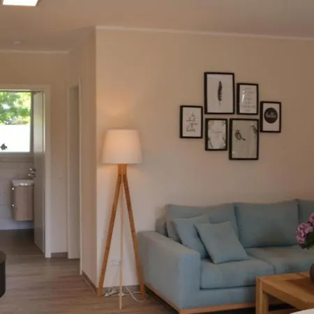 U15 Eg - Charmante Ferienwohnung Am Mit Kamin, Terrasse Und Wlan In An Der Muritz