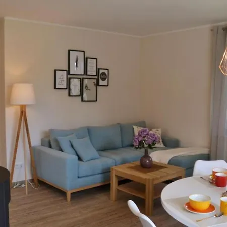U15 Eg - Charmante Ferienwohnung Am Mit Kamin, Terrasse Und Wlan In An Der Muritz